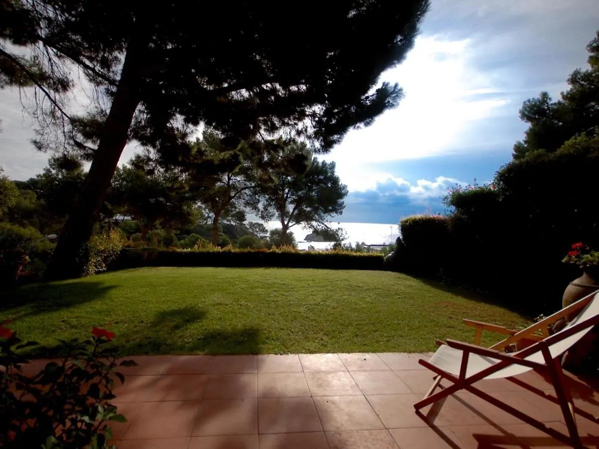 Vila Lets Holidays Lovely Garden House In Mar Menuda Tossa de Mar