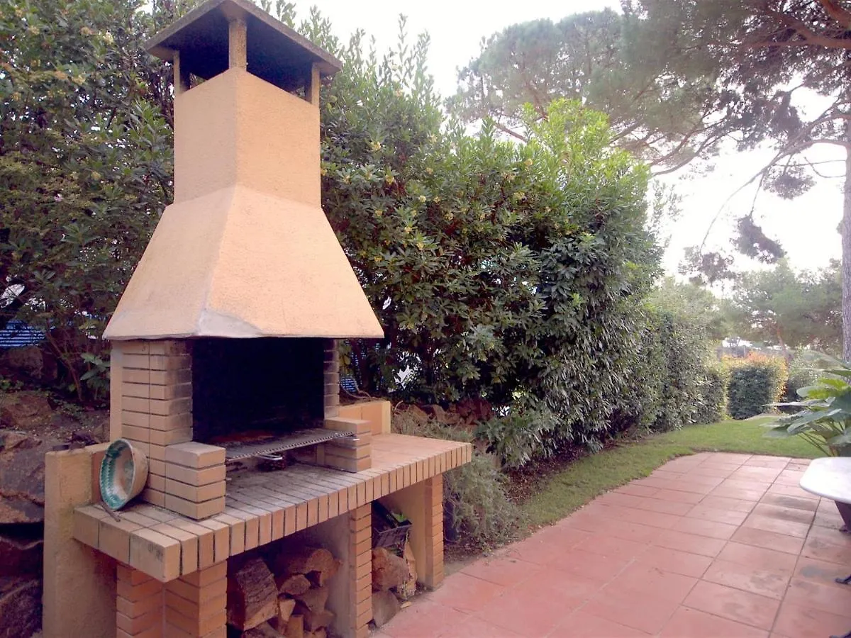 Vila Lets Holidays Lovely Garden House In Mar Menuda Tossa de Mar