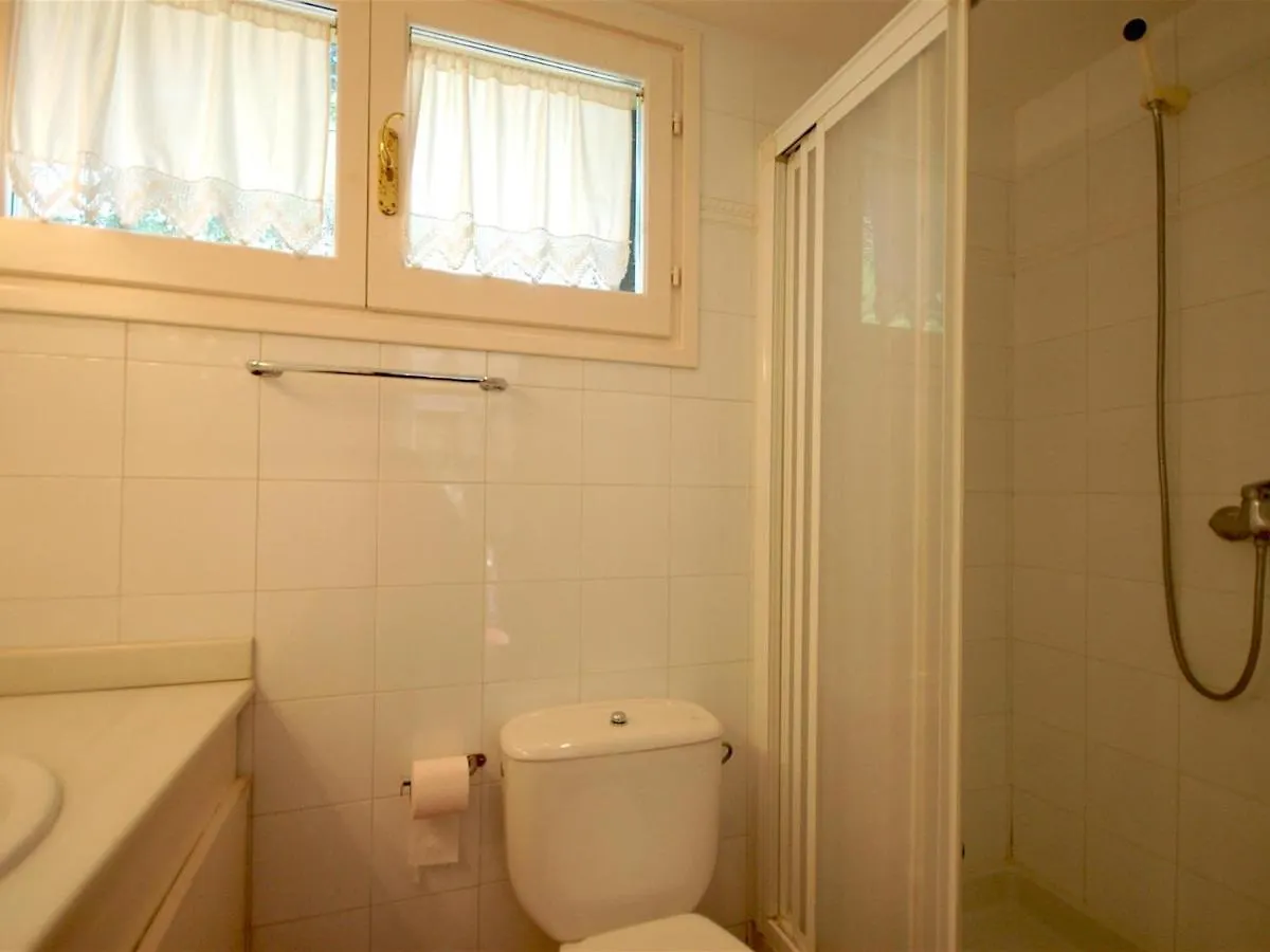 Lets Holidays Lovely Garden House In Mar Menuda Tossa de Mar Vila